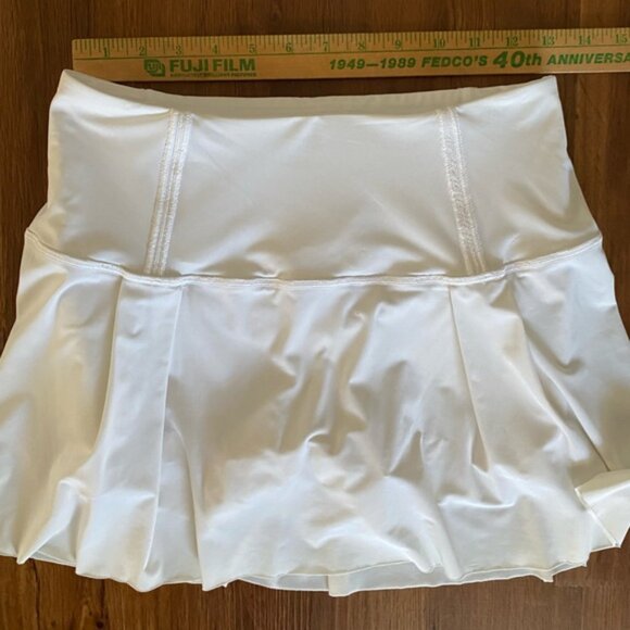 Lululemon Lost In Pace Skirt Size 6 White Running Tennis Pickleball Golf - Picture 8 of 8